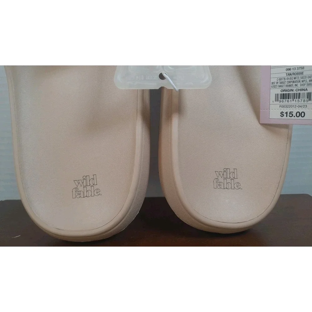 Wild Fable Slides Sandals Women Size 11 Or Mens Size 9.5 Ran Robbie Slip On Pool